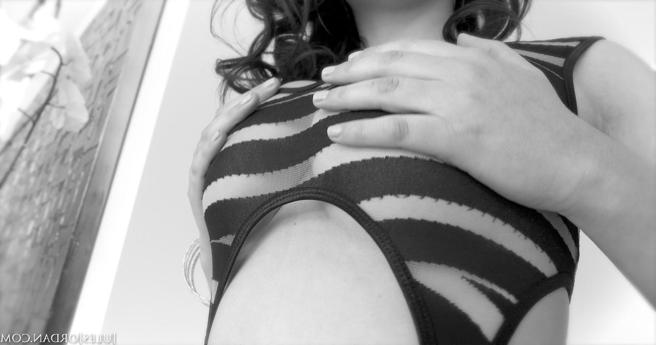 17P A morena gostosa Valentina Nappi vai A2M com um pau preto em um delicioso 4k