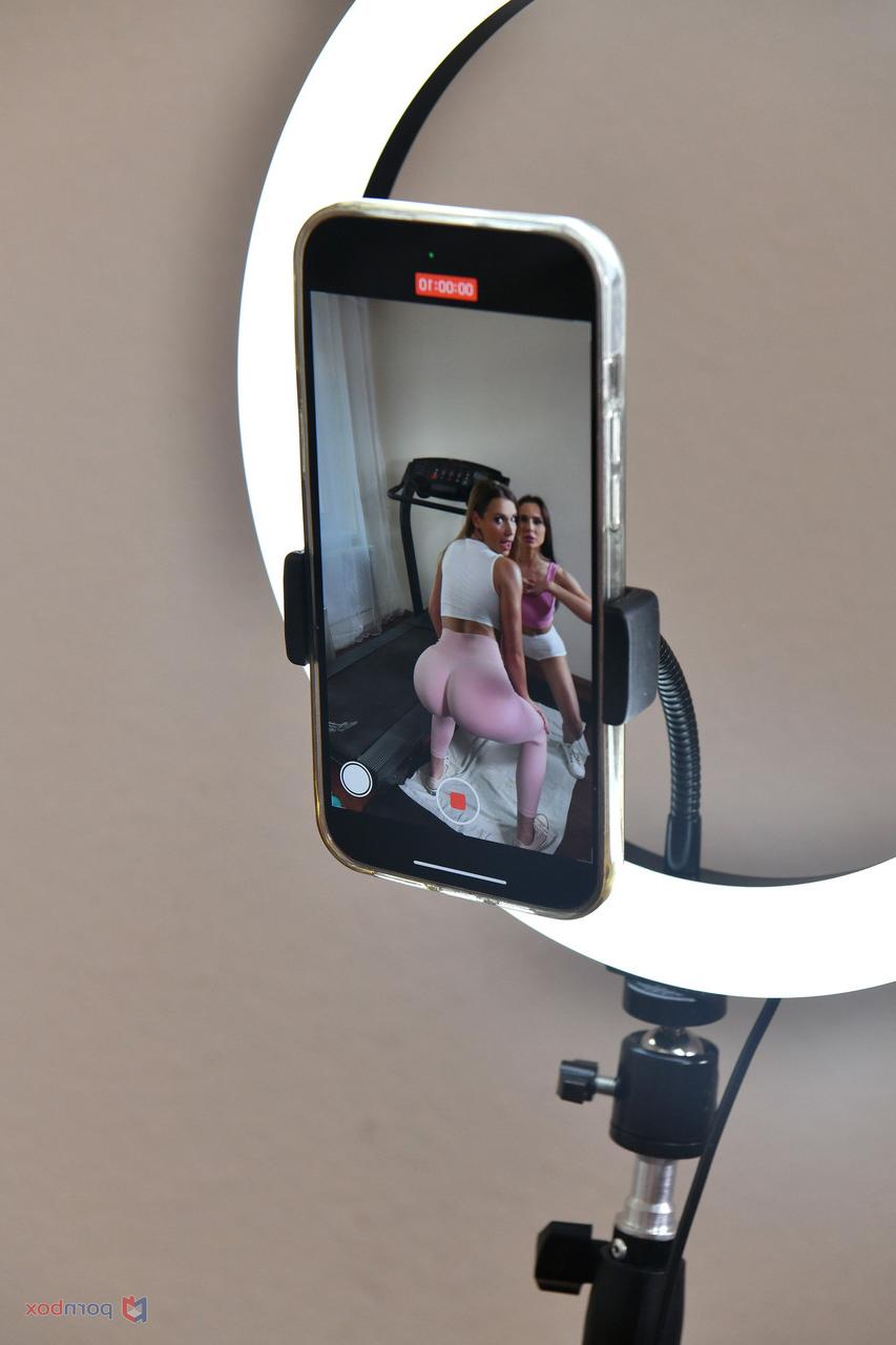 20P Mundo porno Alexis Crystal, Nicole Love