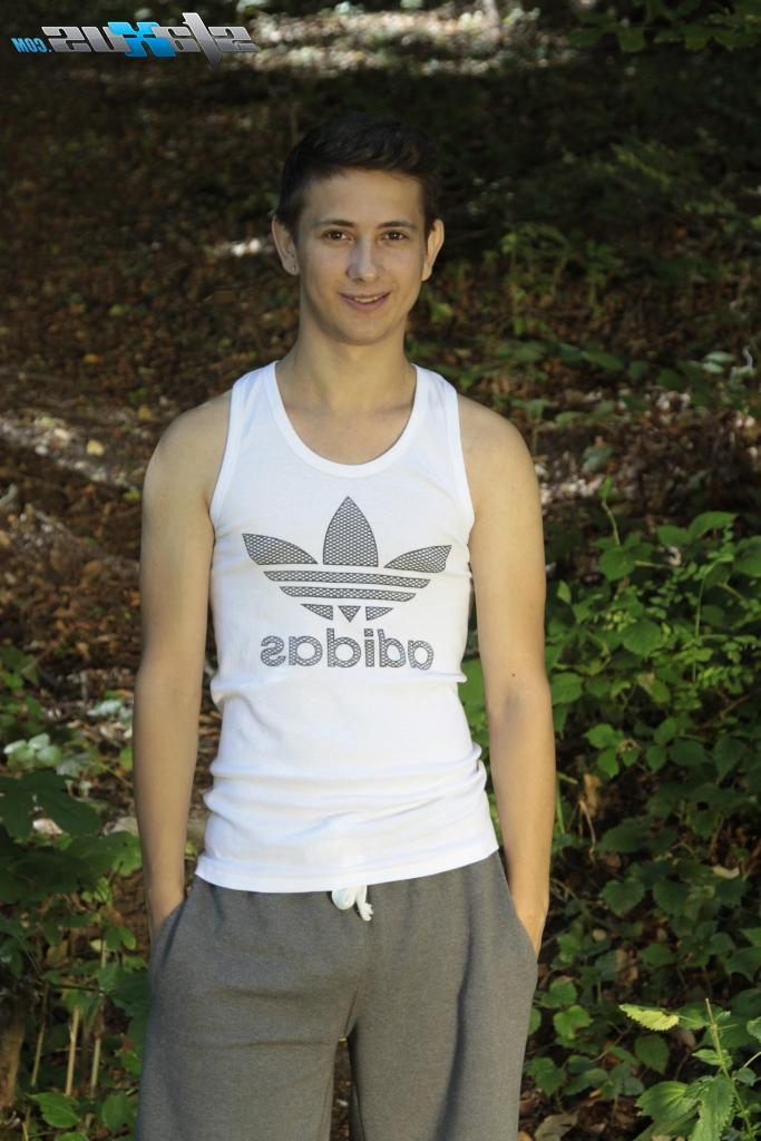 20P Gay boys David Hanson & Daniel Prince have some doggystyle anal sex outdoors