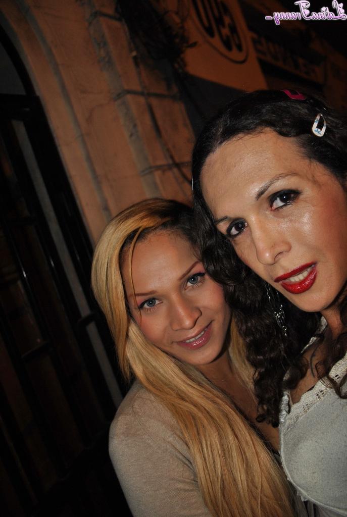 12P Latina Tranny estrelada por Nicole Montero Fotos pornôs quentes