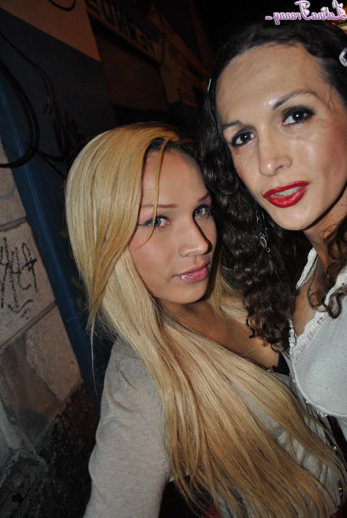 12P Latina Tranny estrelada por Nicole Montero Fotos pornôs quentes