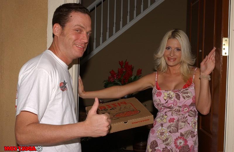 16P Lusty MILF with big round jugs blows and fucks a pizza-guy's hard tool