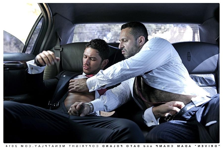 12P Hombres gays musculosos Dato Foland y Adam Champ tienen sexo anal a lo perrito al aire libre