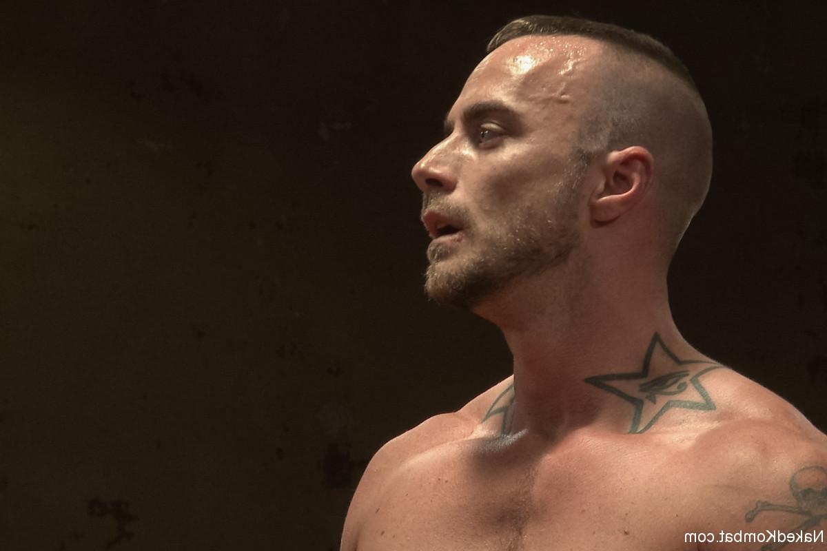 20P Alex Adams, Jessie Colter nues dans Kombat