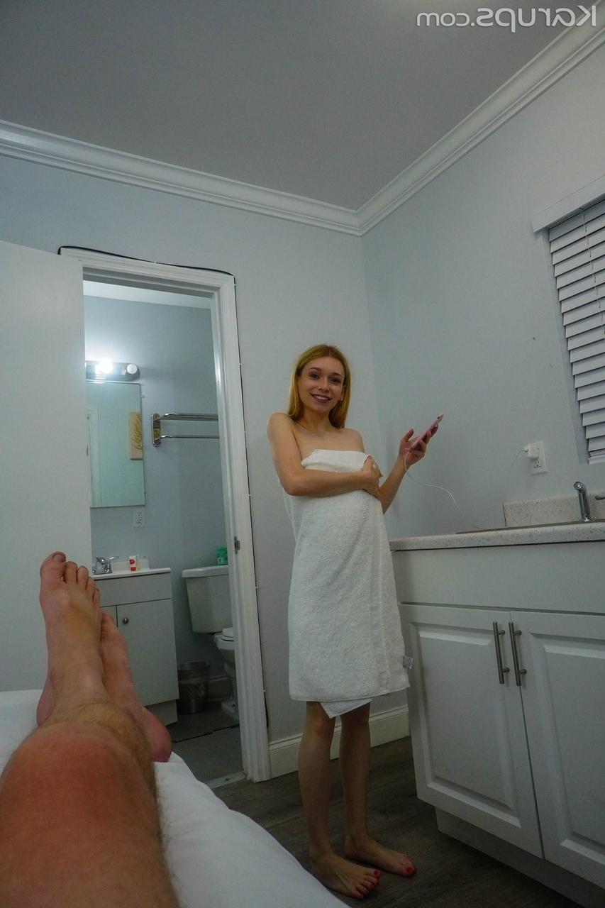 20P MILF Jessica Marie moans as she gets her pussy stretched out by a fat dick
