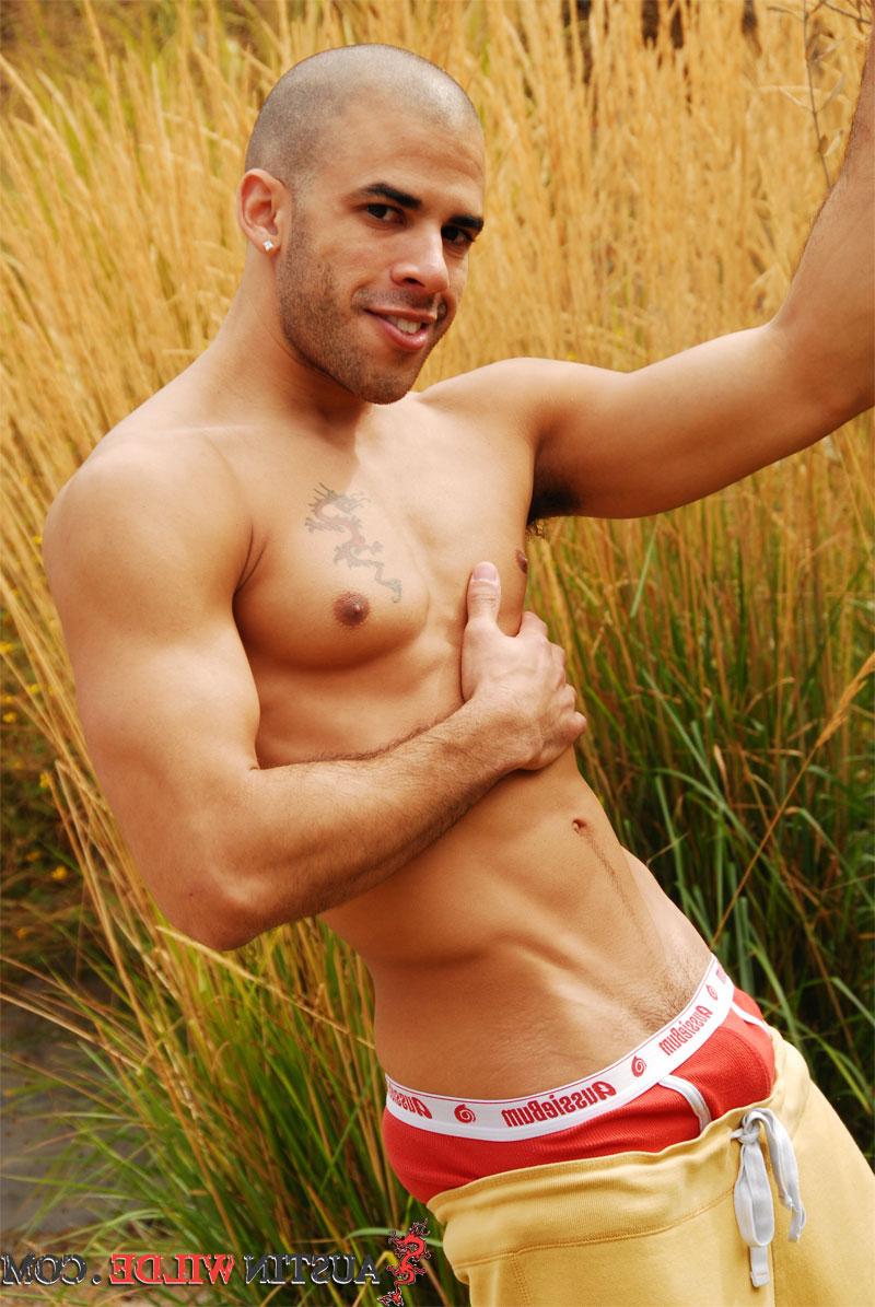 20P Bald gay with hot abs pulls out his huge dick in solo outdoor action