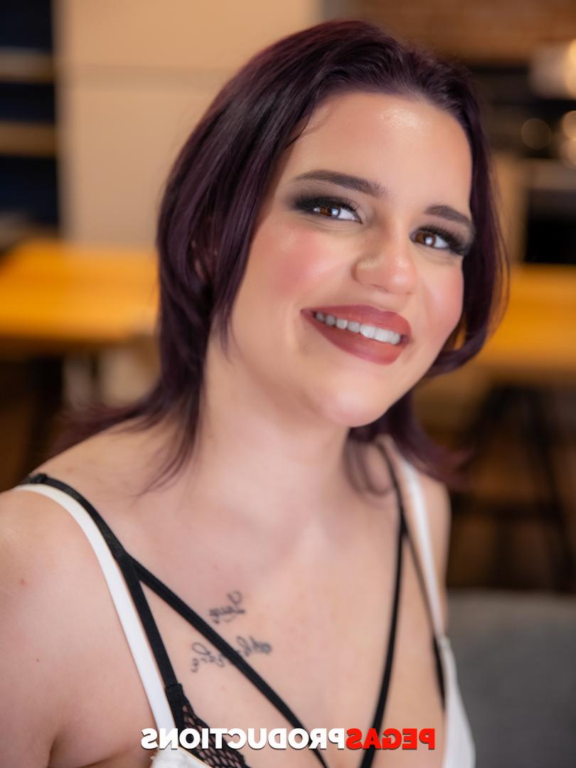 20P Sexy fatty ChloPrice shows her saggy tits while completely naked