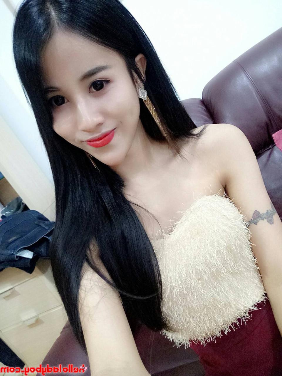 20P Hello Ladyboy 