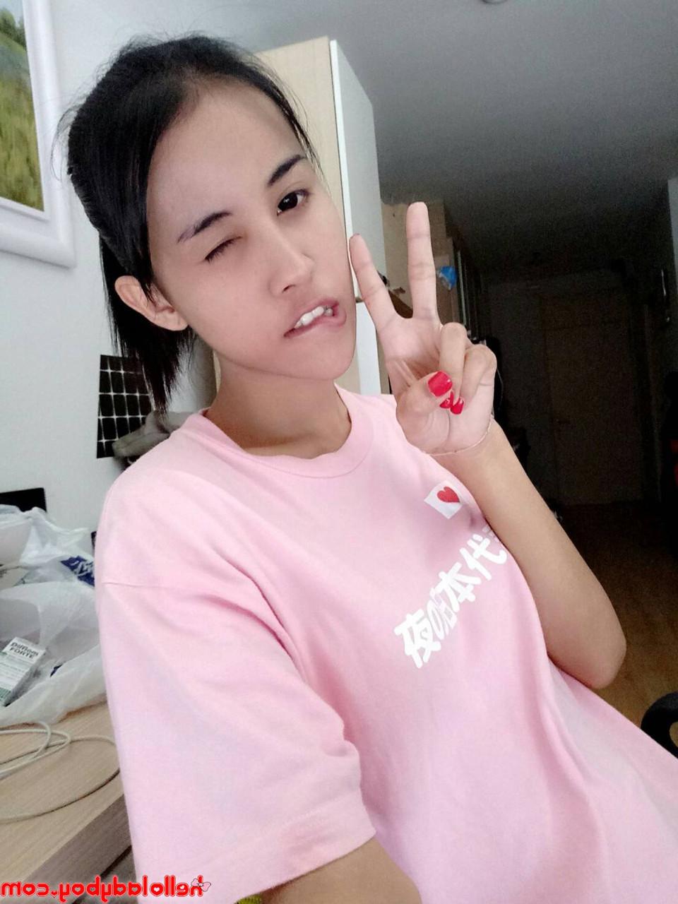 20P Hello Ladyboy 