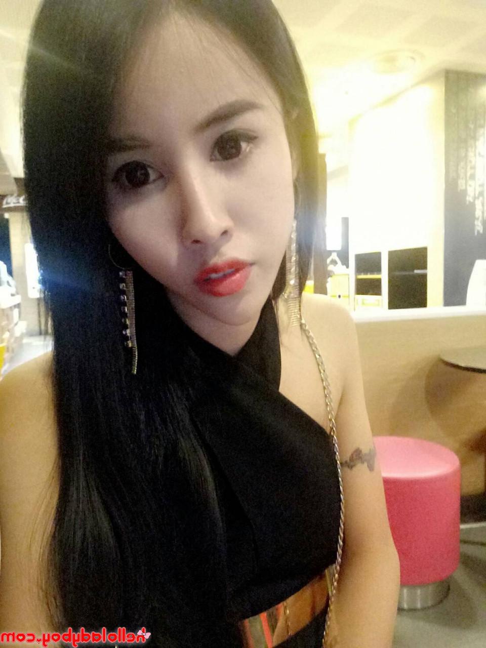 20P Hello Ladyboy 