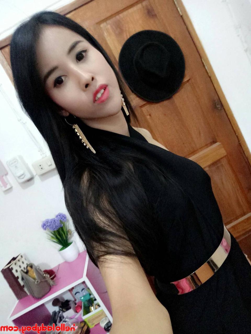 20P Hello Ladyboy 