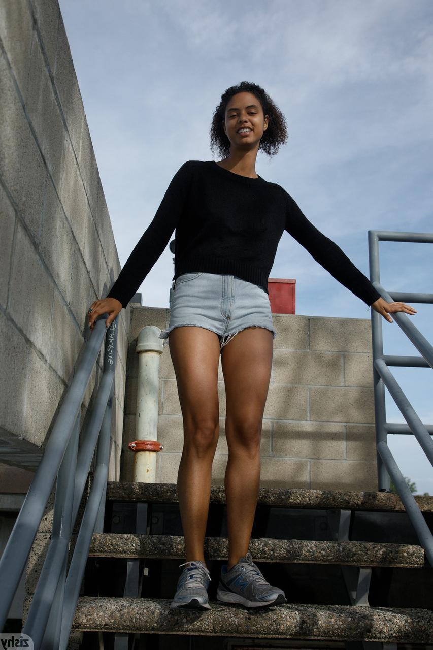 13P Babe Desiree Jacobsen poses in her jean shorts & flashes her panties in public