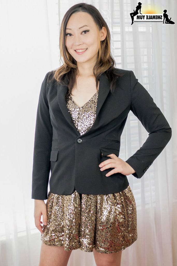 15P Grooby Girls featuring Amy Sun ヌード写真