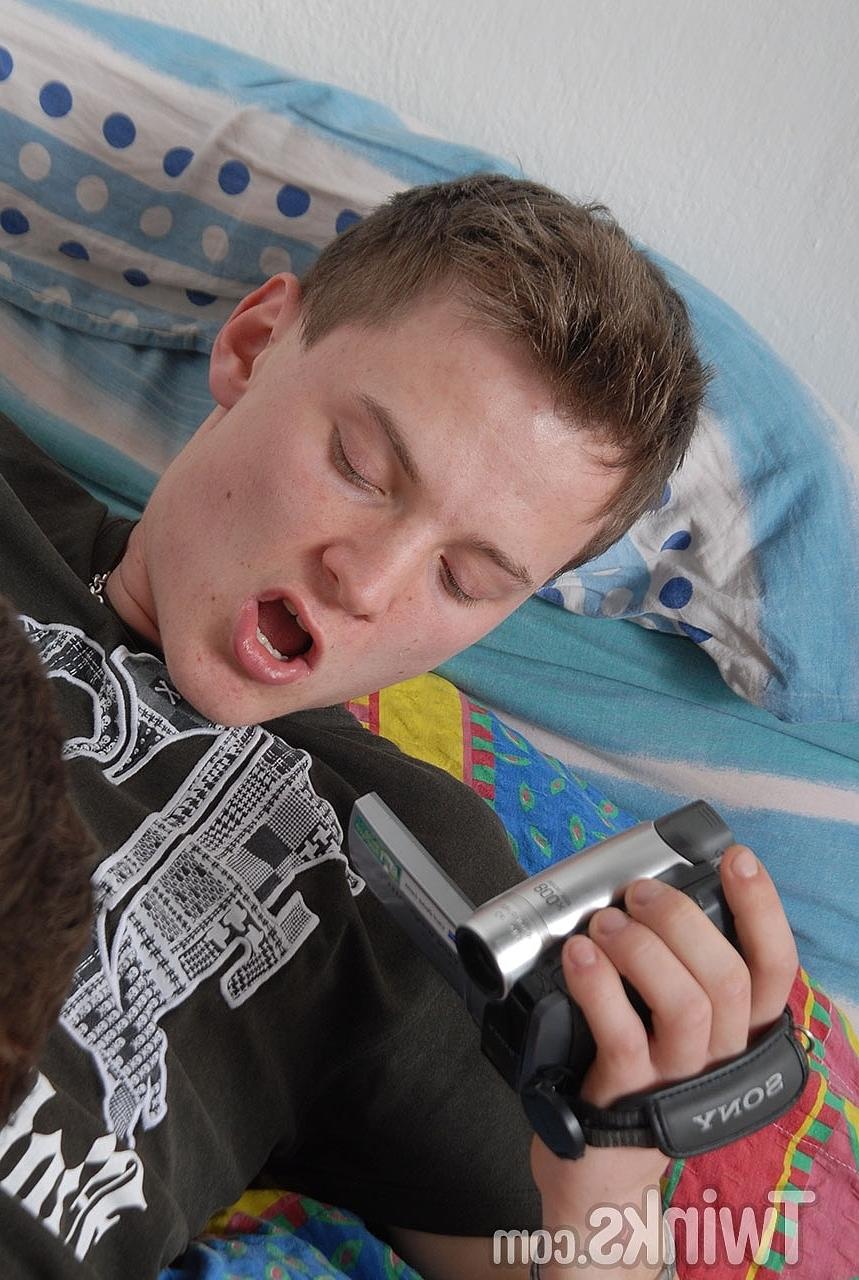 20P Gay boys Steve Maxx & Johan Koco blow each other and have doggystyle anal sex