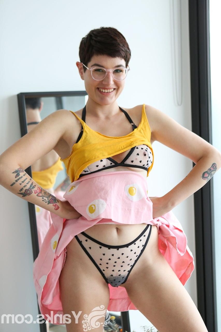 17P Nerdy girl next door Peachy in glasses bares her tall natural body & spreads