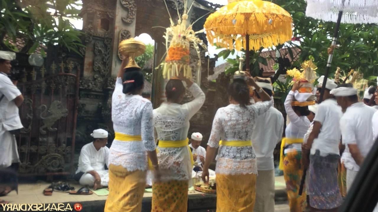 20P 小柄なアジア人湯たんぽザラが拾われて小犬スタイルで犯される