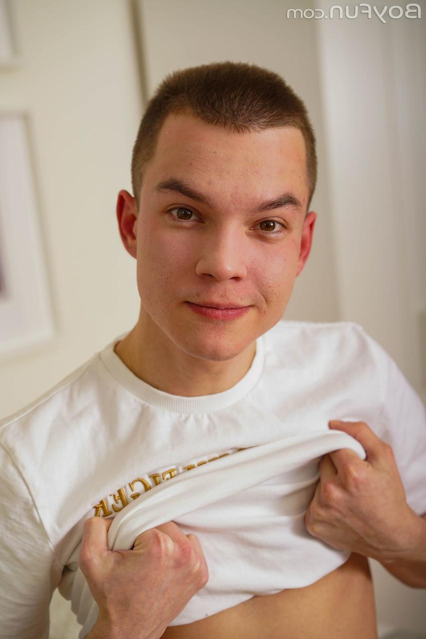 20P Junge Spaß Adam Holub