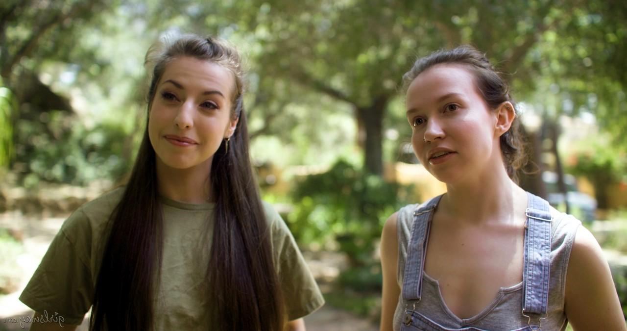15P Samantha Reigns and Spencer Bradley discover their mutual joy of lesbian sex