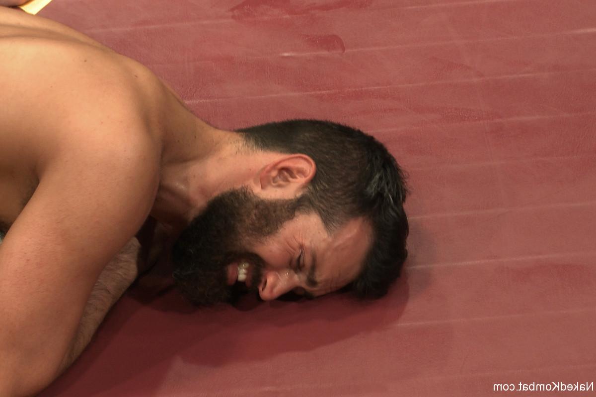 20P Mitch Vaughn, Rich Kelly nus dans Kombat