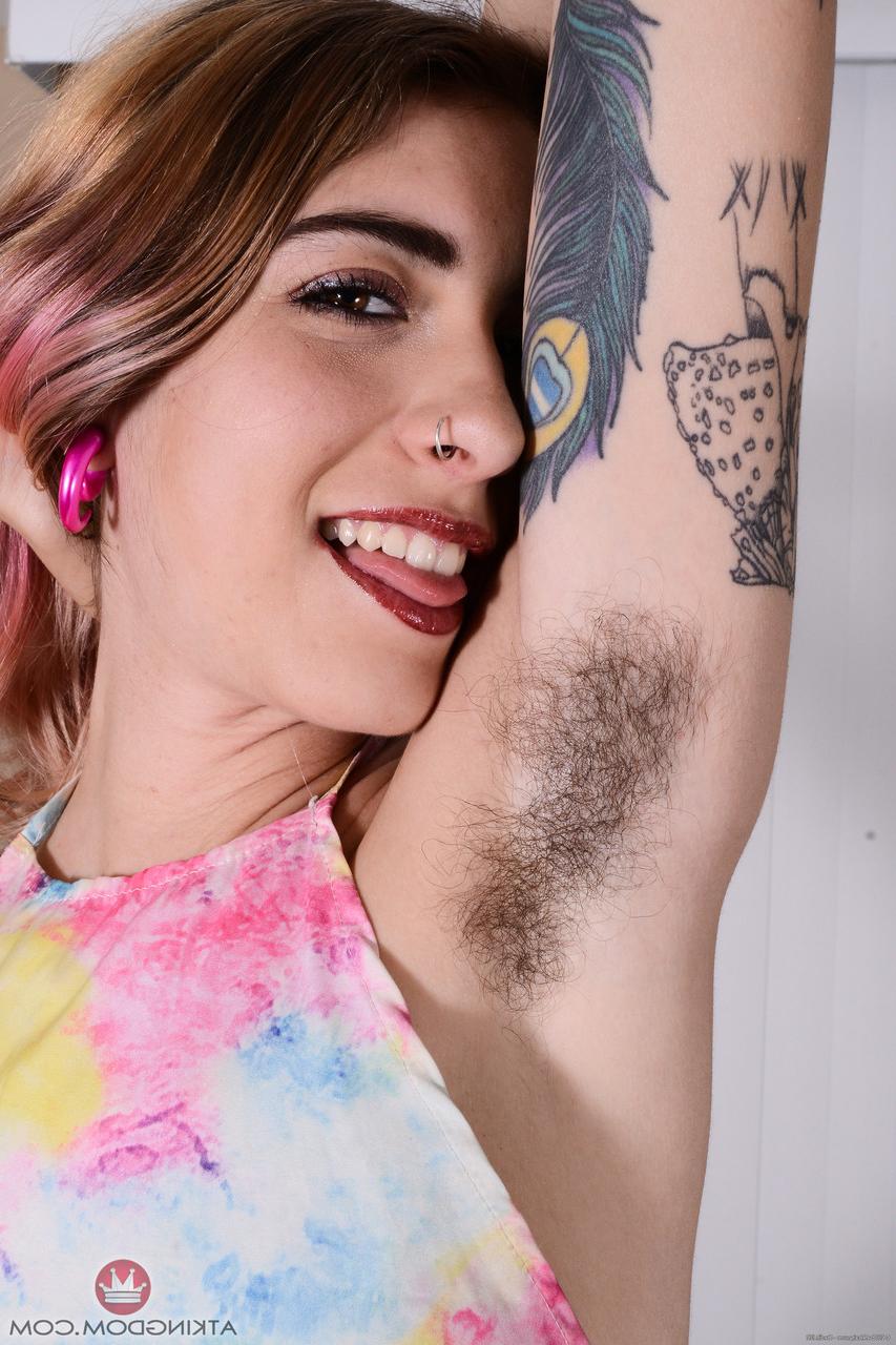 20P Skinny alt Russian Pearl Sage strips and flaunts her super hairy crotch