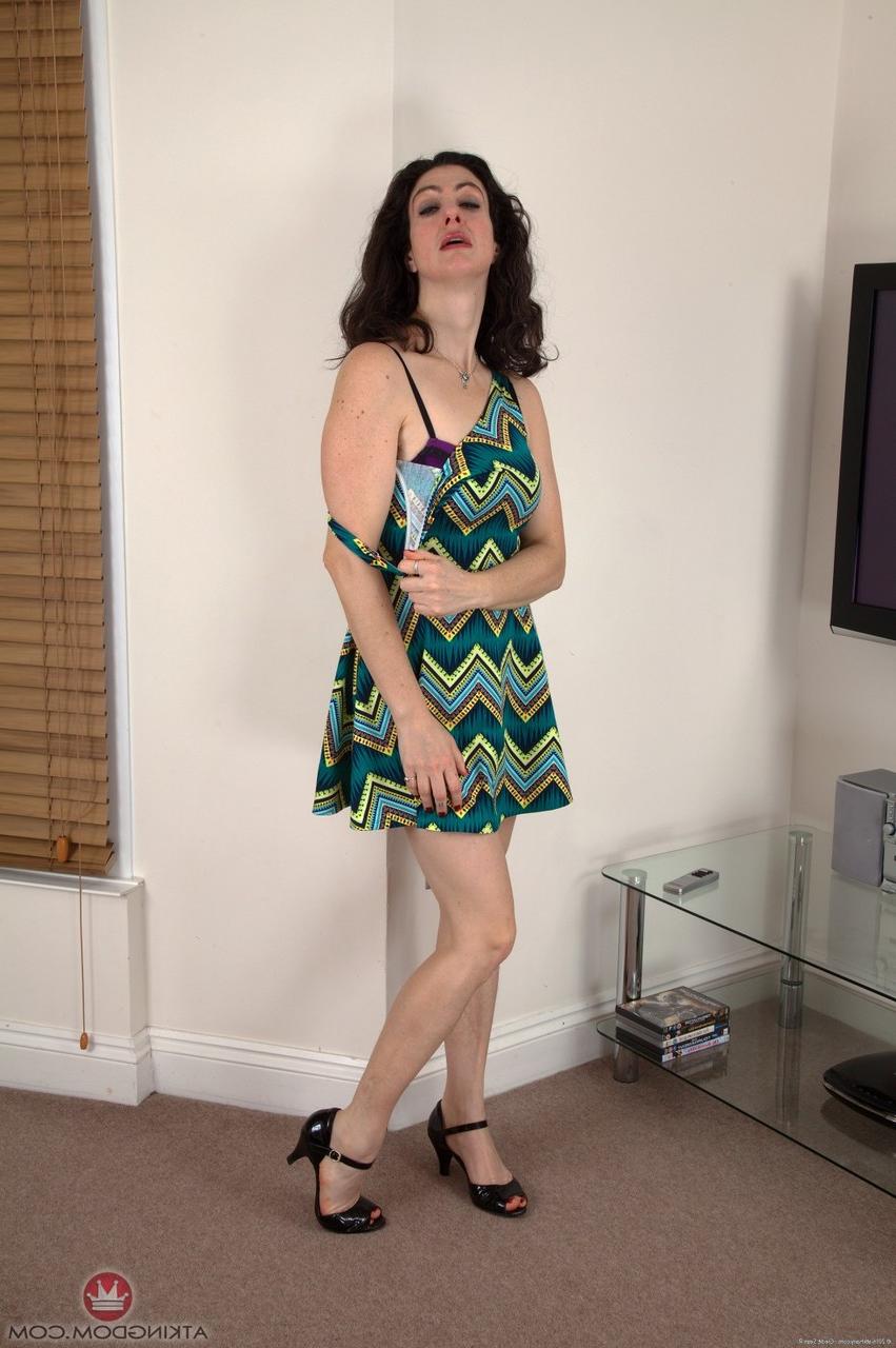 20P Tall brunette Sadie Lune taking her clothes off & exposing her hairy body