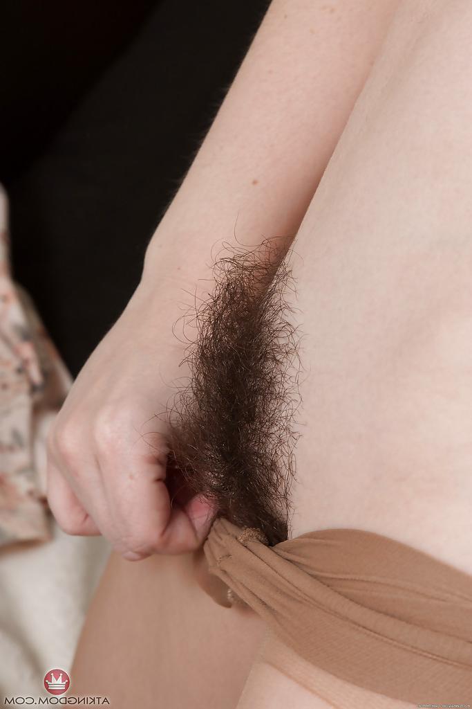 16P Pantyhose adorned mom Annabelle Lee baring tiny breasts and hairy vagina