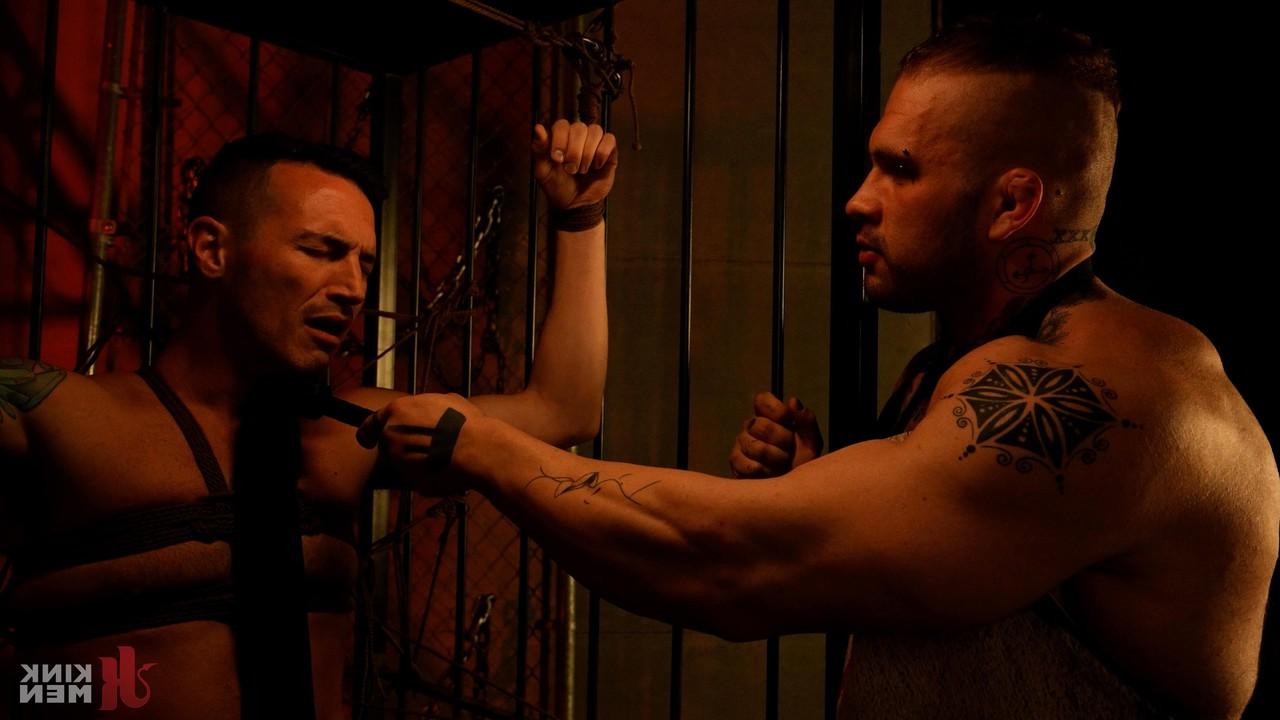 20P Kink Men Derek Kage, Davin Strong