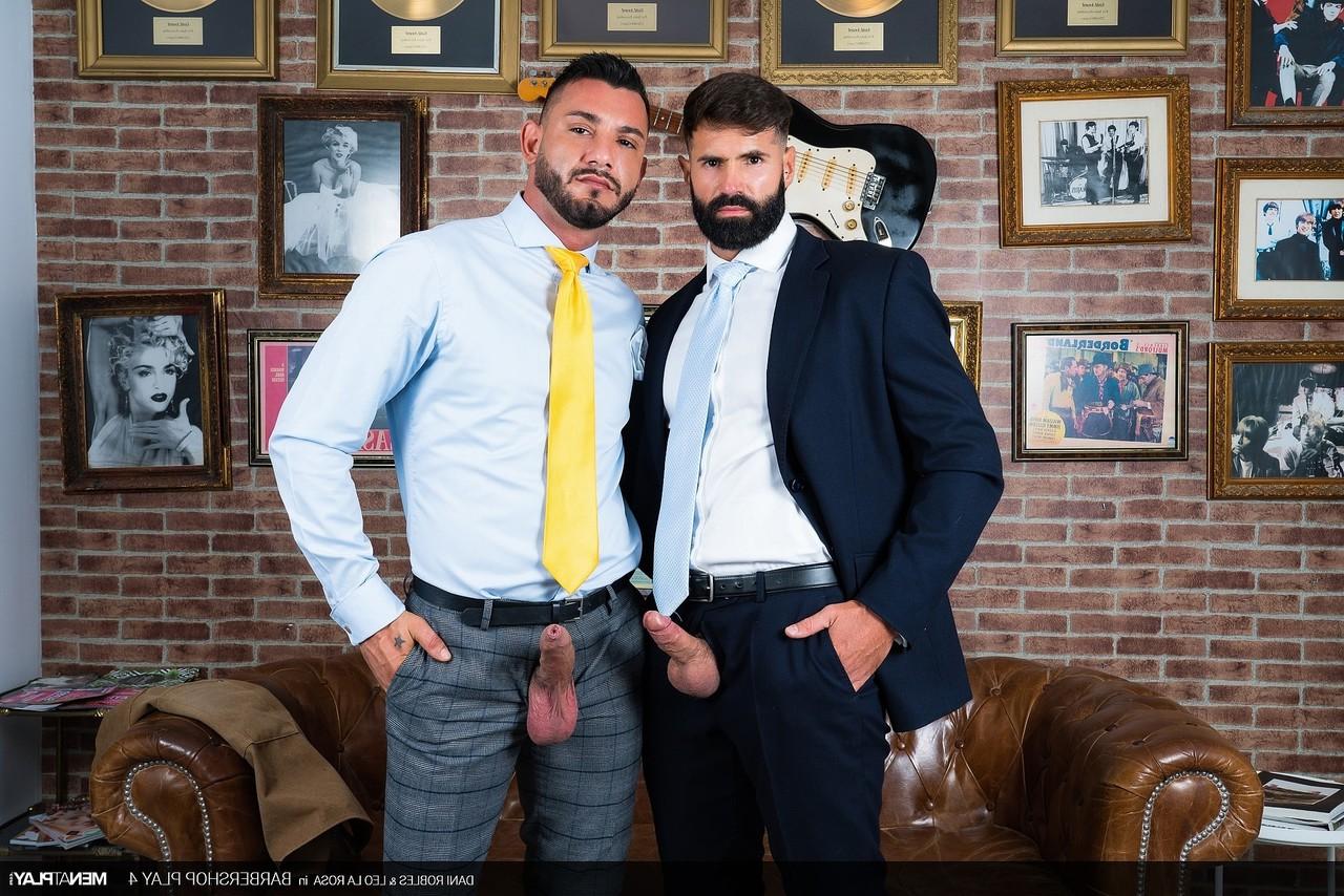 20P Los gays guarros Dani Robles y Leo La Rosa se follan el ojete