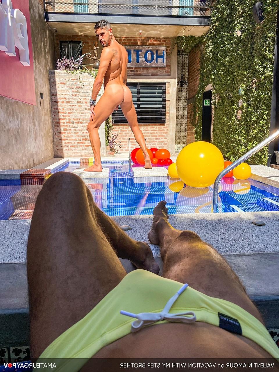 20P Lindo amador gay soprando e fodendo o pau enorme do meio-irmão no ponto de vista