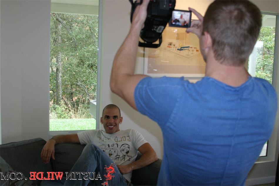 20P Gay stud Tommy D has steamy oral sex with his athletic buddy Austin Wilde
