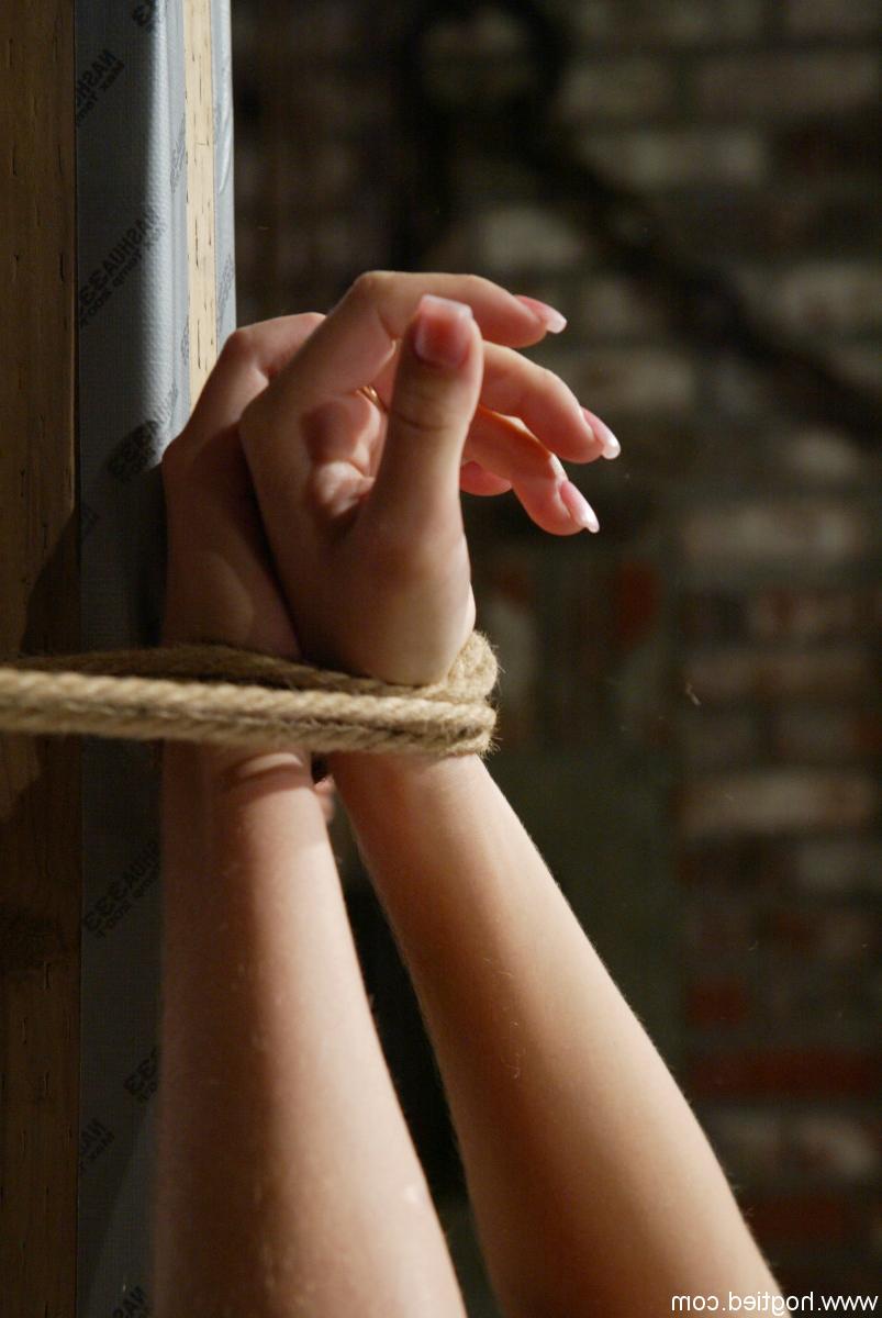 20P Redheaded babe Ivy gets tied up with rope & gagged by her dom as punishment