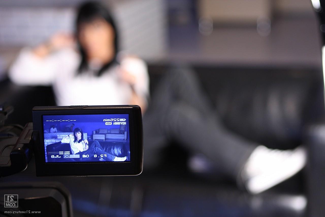 17P Black haired babe with hot body Black Angelika gives interview on casting