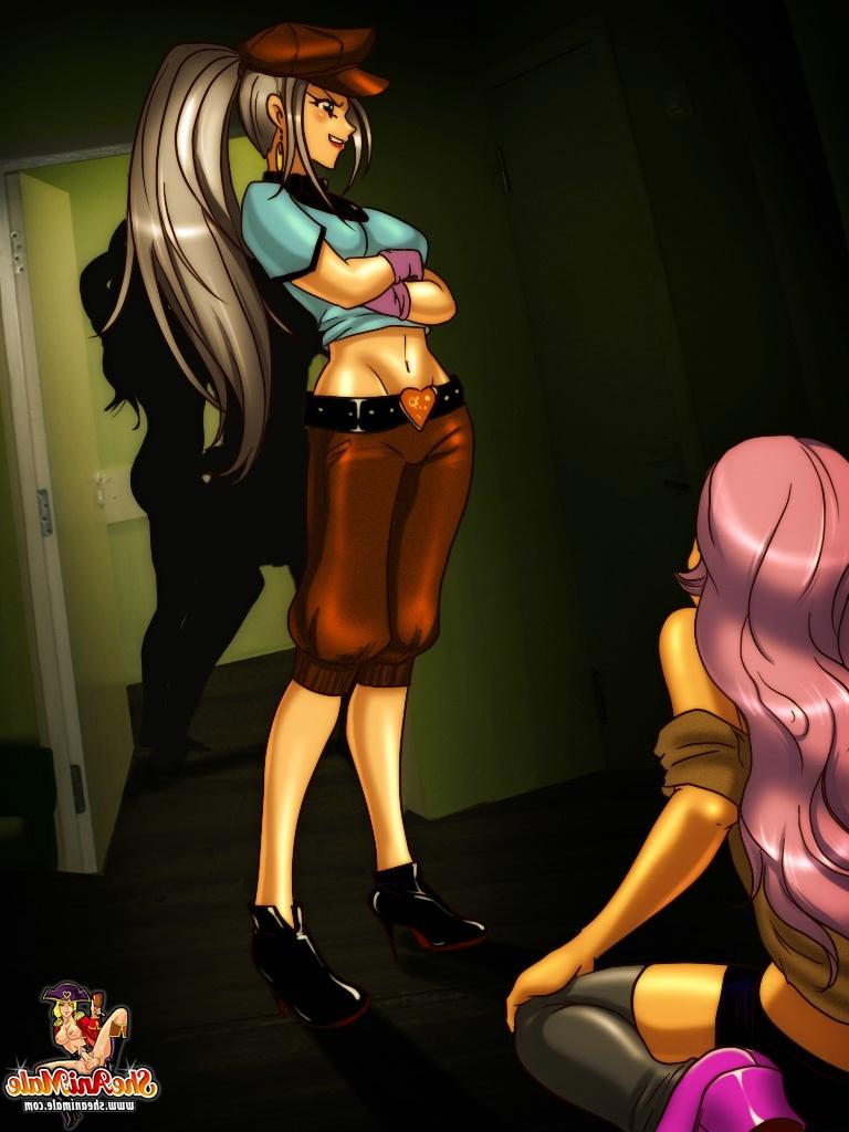 12P Travestis de anime se envolvem em chupadas de pau selvagens e sexo gangbang em uma festa
