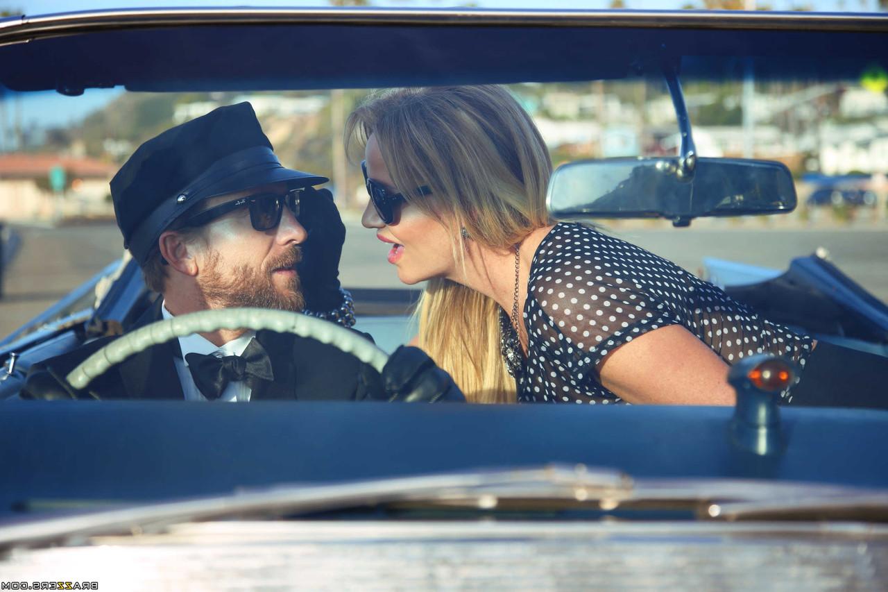 18P MILF Kelly Madison exposes her big tits & kisses her driver on the highway