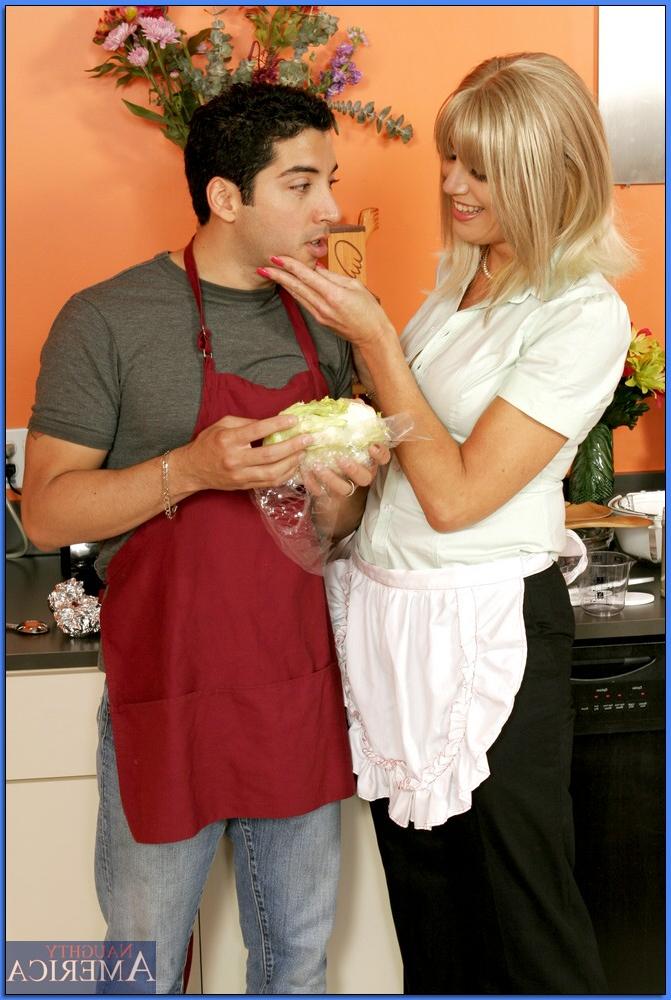 16P Mature blonde Liz Summers teaching a stud to cook and fuck pussies