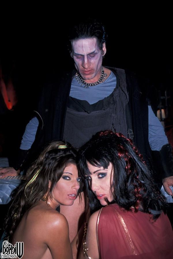 20P Pornstars with big tits Kristal Summers & Julia Ann get fucked by a vampire