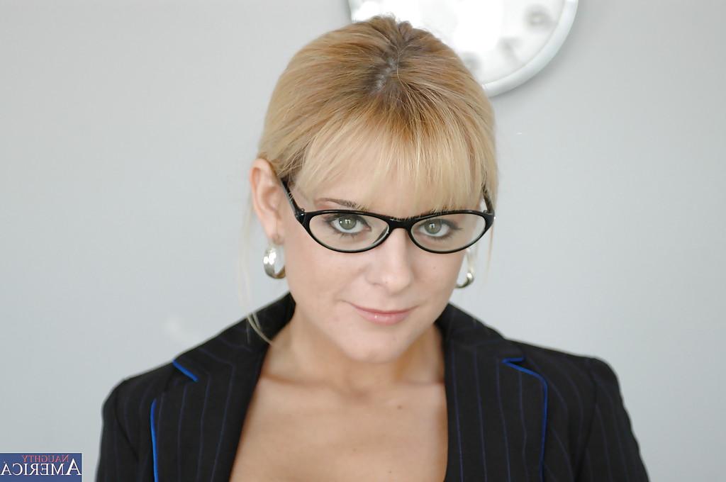 16P Blonde in glasses Simmers undressing and showing her titties and pussy