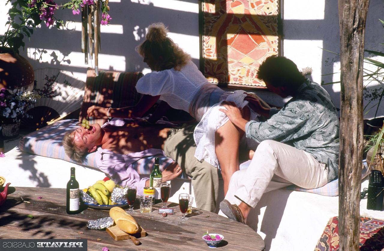 16P Vintage damsel in distress rewards her two helpers with an outdoor threesome