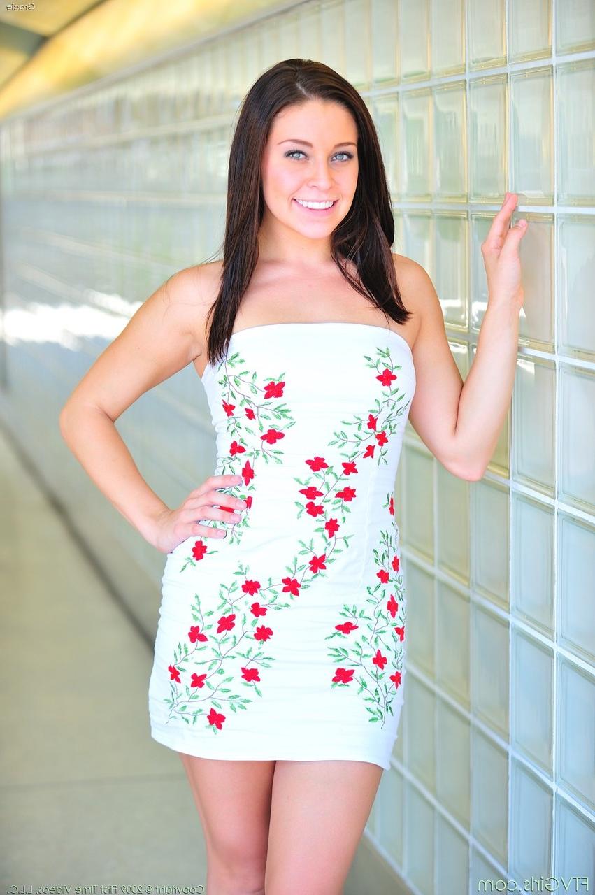20P Pretty babe Gracie shows her shaved muff in short dresses in a hot compilation
