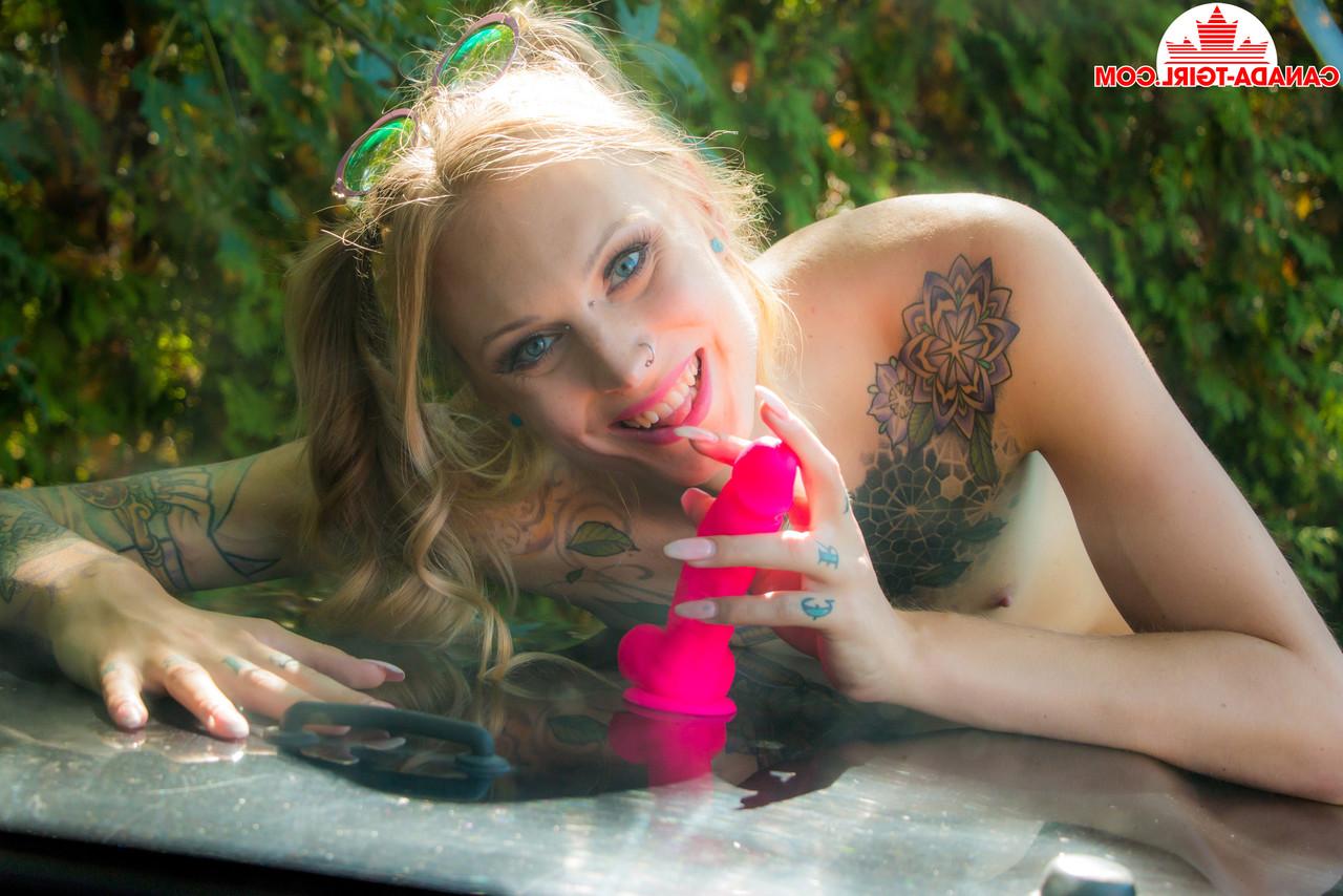 16P Canadá TGirl Courtni Demilune
