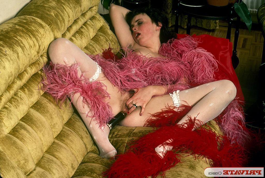 15P Uma coleção de estrelas porno vintage levando suas bocetas peludas batidas com força