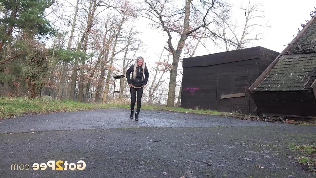 15P Got 2 Pee featuring Lilly Porn Images