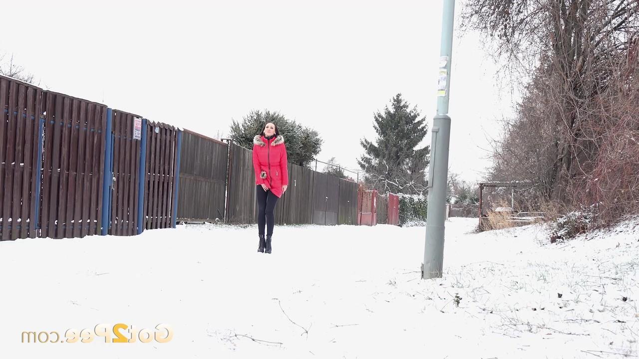 15P Hot MILF Cynthia Vellons gets caught taking a big piss on snow covered ground