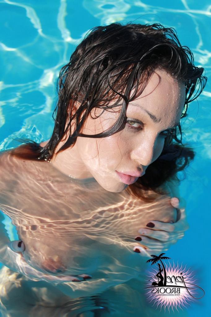 12P Imágenes calientes oficiales de Jonelle Brooks