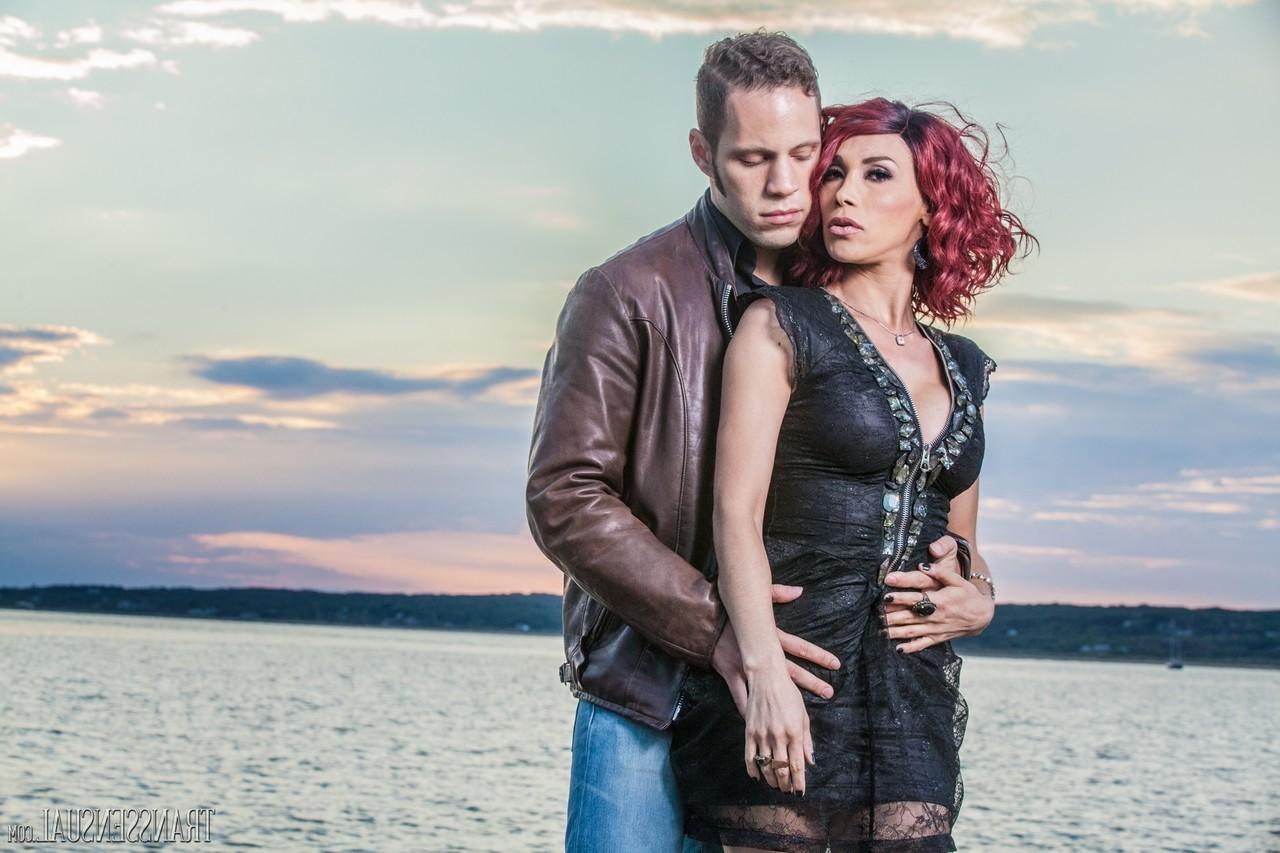 15P Transsensual protagonizada por Wolf Hudson, Sunday Valentina Sex Images