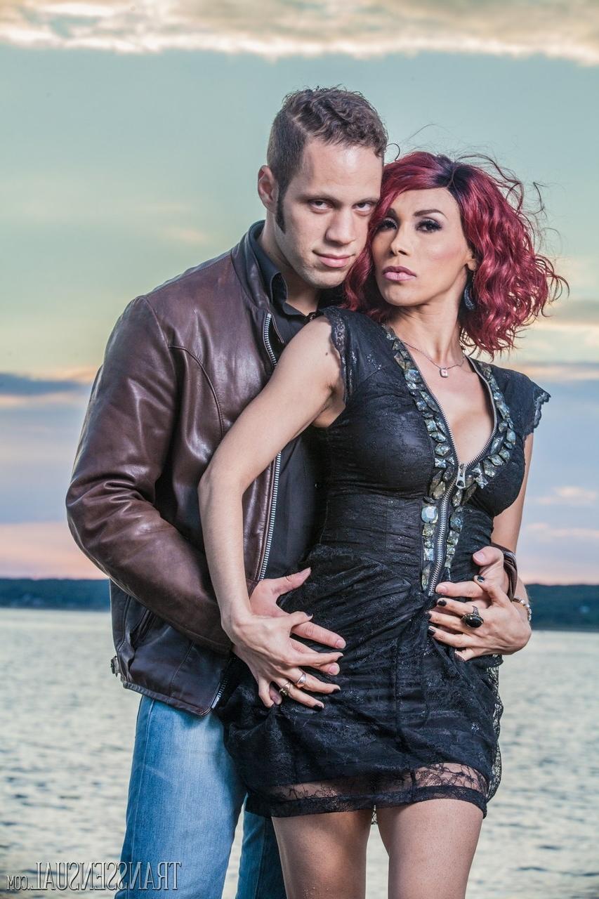 15P Transsensual protagonizada por Wolf Hudson, Sunday Valentina Sex Images