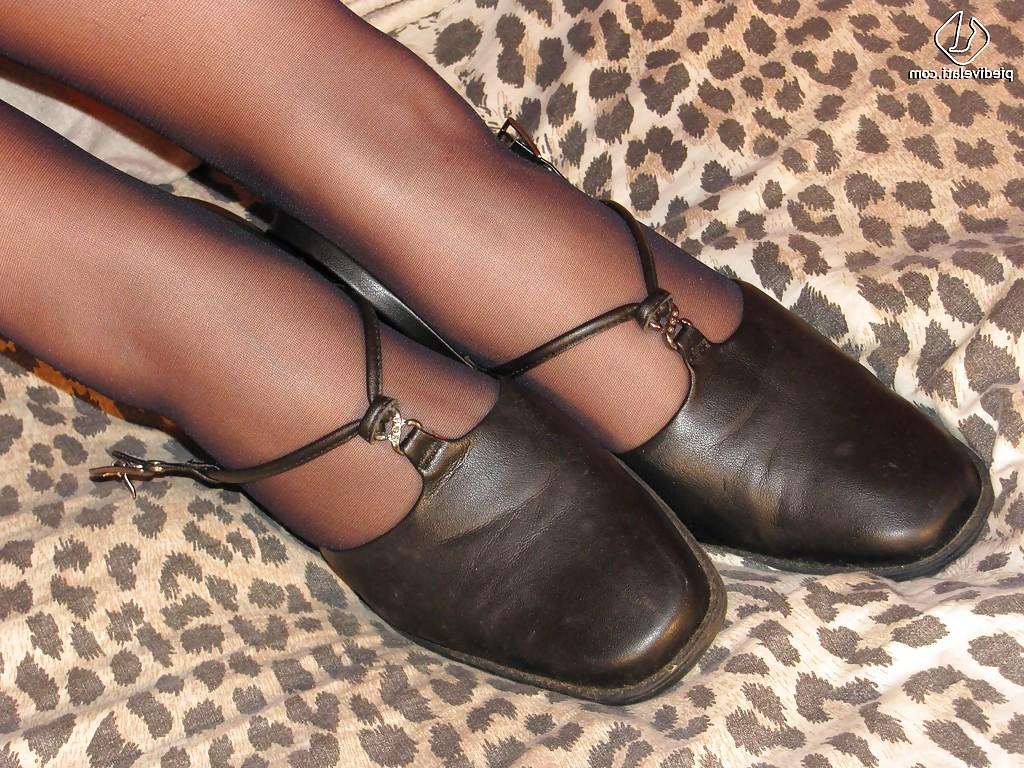 16P Sweet looking girl Vanessa showing her amazing legs and feet