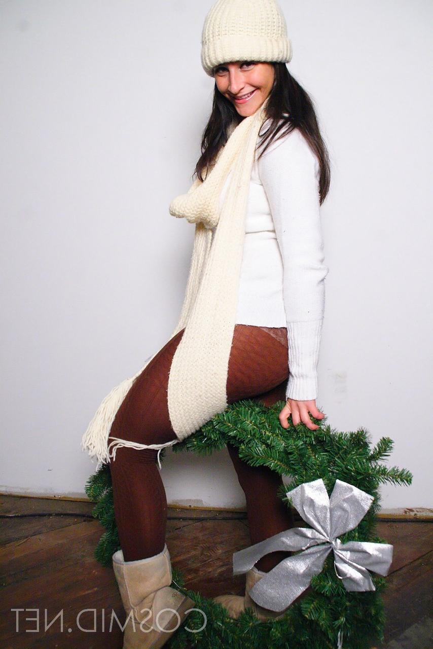 16P 初めてのクリスティーンは SFW のやり方でトークとパンストに脱ぎます