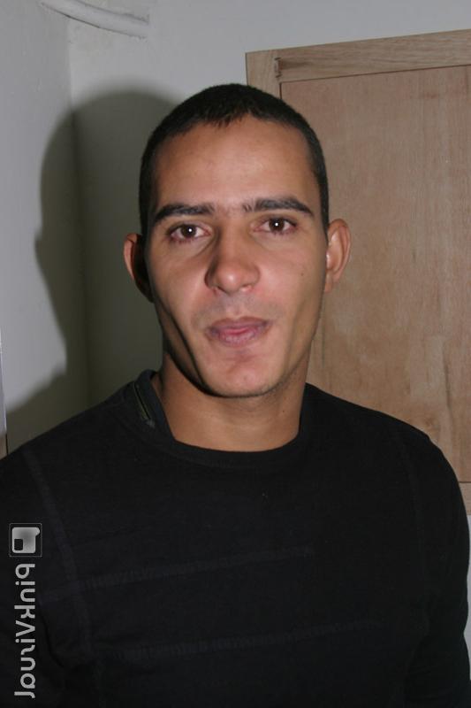 16P Fernanda Barros, transexuelle latina maigre, reçoit un anulingus avant de se faire enculer.