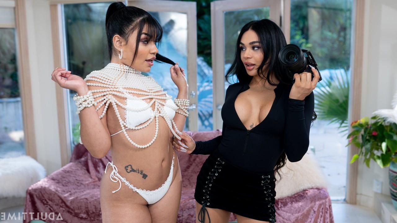 20P Hot shemale Eva Maxim enjoys hardcore sex with young brunette Summer Col